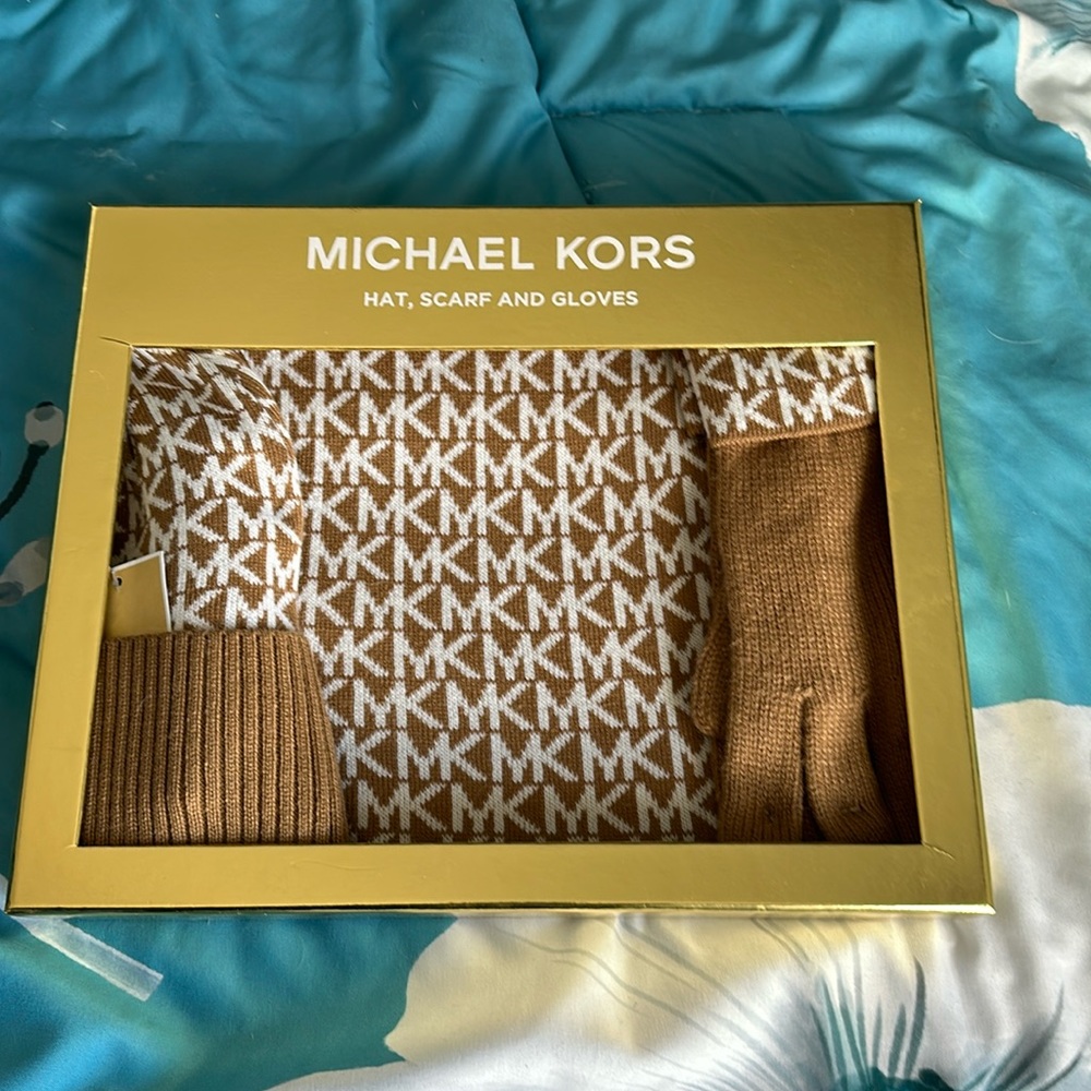 Michael Kors winter hat, scarf and gloves